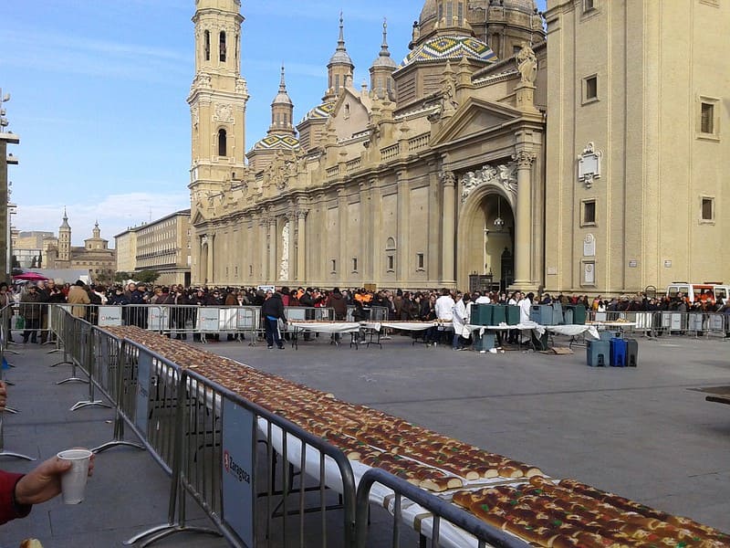 San Valero en Zaragoza, reparto de roscón